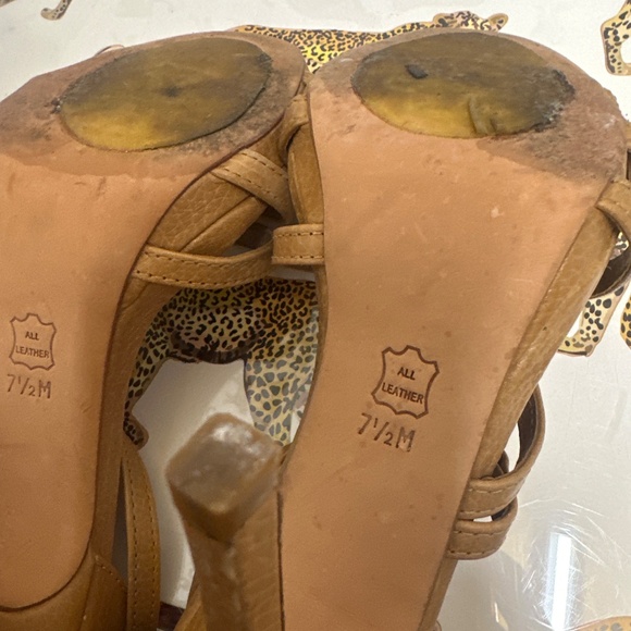 Tory Burch strappy heels. - size 7 1/2 - beige - Picture 4 of 6